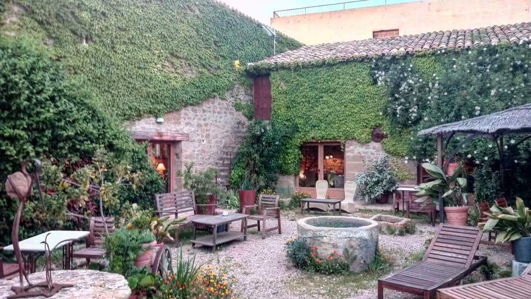 patio mas bonito del Pirineo en el restaurante El Corral de Concilio